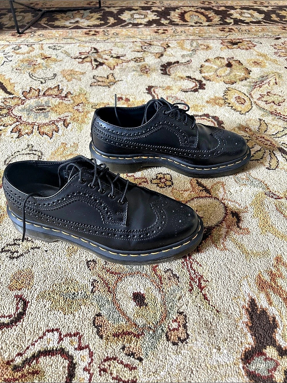 Dr. Martens 3989 Smooth Vegan Leather Brogue Shoes Black Wingtip Oxford Shoes - Picture 2 of 5